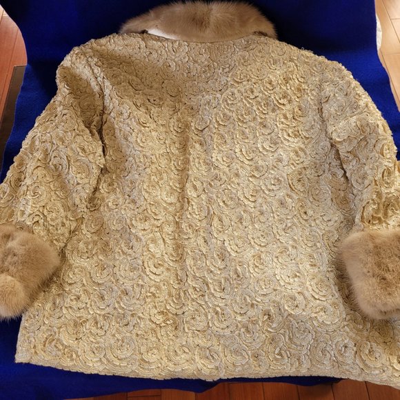 HANDCRAFTED VINTAGE RIVIERA INTERNATIONAL MINK TRIMMED JACKET - Picture 3 of 11